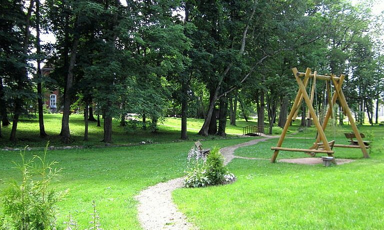 Červonkas (Vecsalienas) muižas pils parks