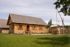 Деревня Слутишки и Старообрядческий сельский двор