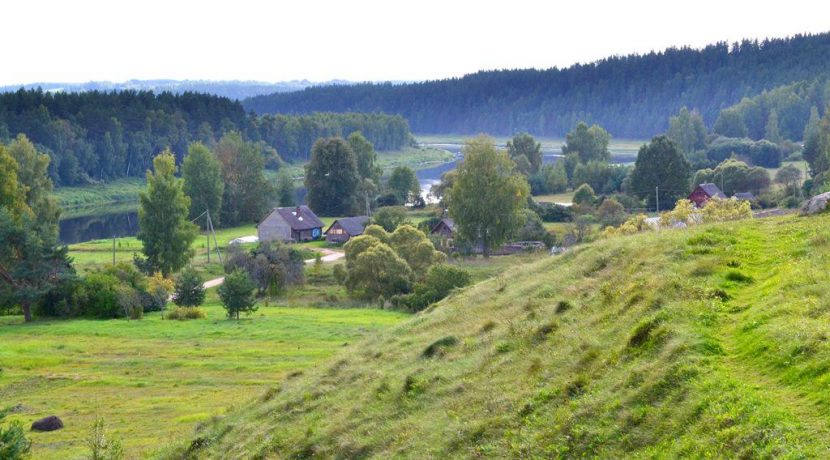 DORF UND BAUERNHOF DER ALTGLÄUBIGEN IN SLUTIŠĶI