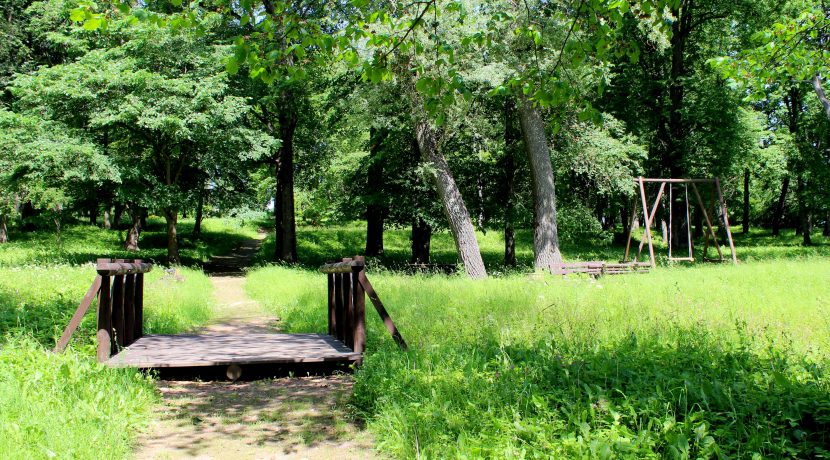 PARK DES LANDGUTS JEZUPOVA (JUZEFOVA) UND SPAZIERWEG VON MARIA