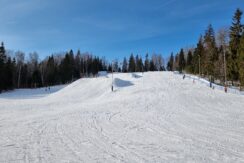 BAZA NARCIARSKA „EGĻUKALNS”