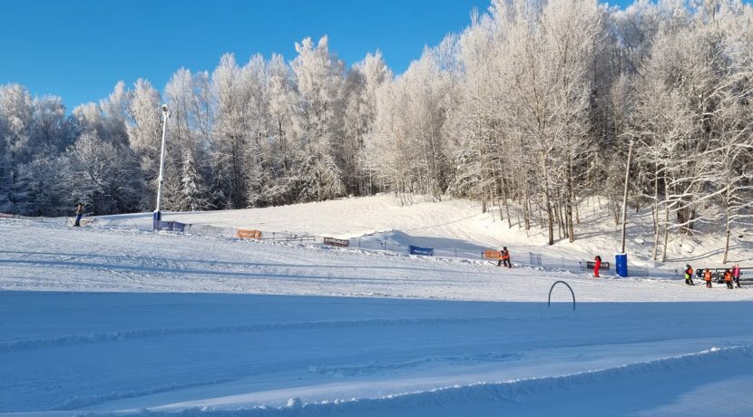 BAZA NARCIARSKA „EGĻUKALNS”