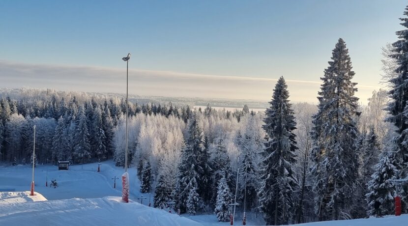 BAZA NARCIARSKA „EGĻUKALNS”