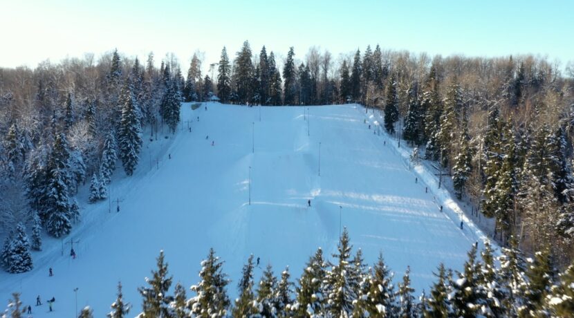 BAZA NARCIARSKA „EGĻUKALNS”