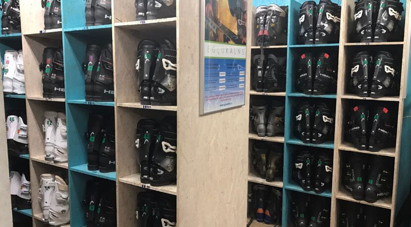 BAZA NARCIARSKA „EGĻUKALNS”