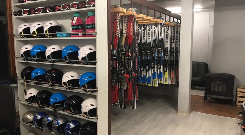 BAZA NARCIARSKA „EGĻUKALNS”