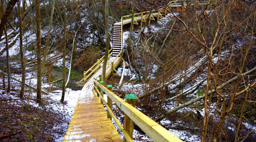 WANDERWEG DES SCHLOSSES DINABURGA