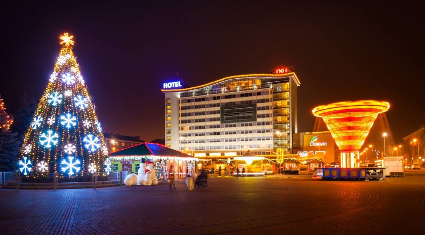 Vienības laukums /Platz der Einheit/