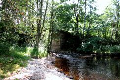 Pogulanka (Saliena) River and arch-shaped stone bridge