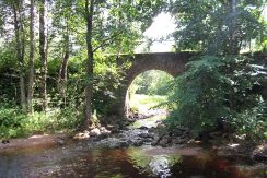 Pogulanka (Saliena) River and arch-shaped stone bridge