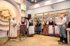 Tradīciju māja