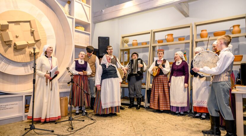 Tradīciju māja