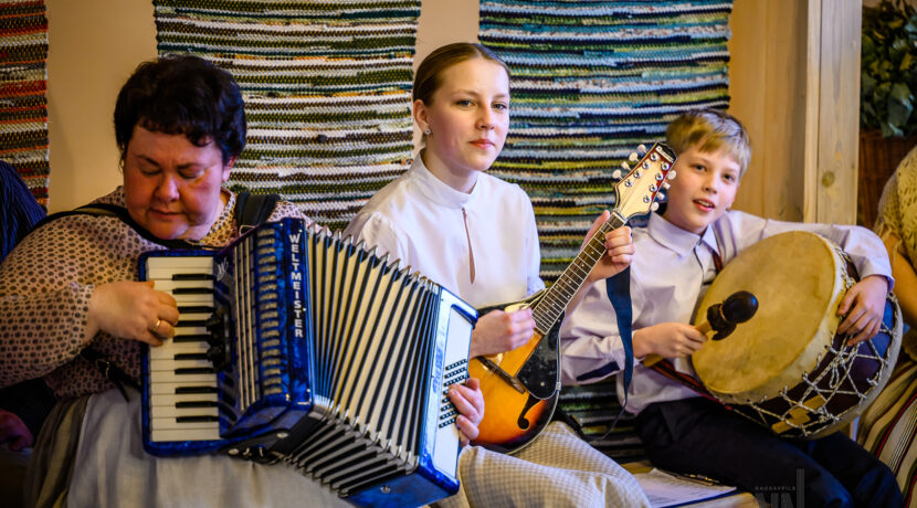 Tradīciju māja