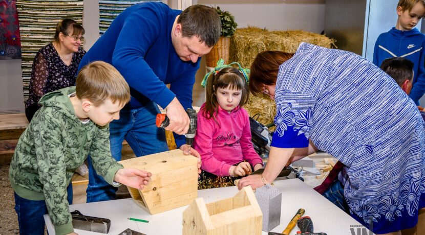 Tradīciju māja