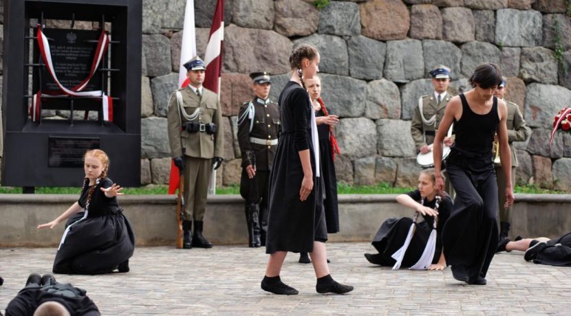 Pomnik hrabiego Leona Platera i bohaterów Powstania Styczniowego w Twierdzy Dyneburg