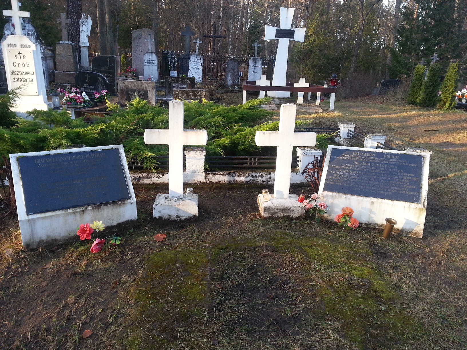 Graf Leon Platerów miejsce pamięci w cmentarz katolicki w Daugavpils