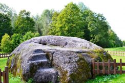 Big boulder of Nicgale