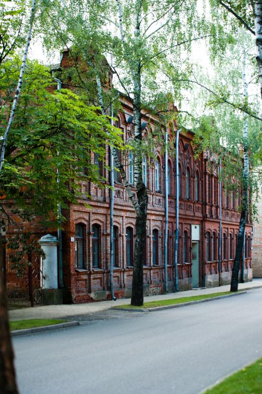 Budynki z czerwonej cegły w Daugavpils