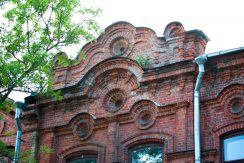 Gebäude aus roten Ziegel in Daugavpils