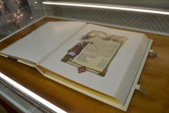 Экспозиция факсимиле альбома Ватиканской библиотеки «Terra Mariana»