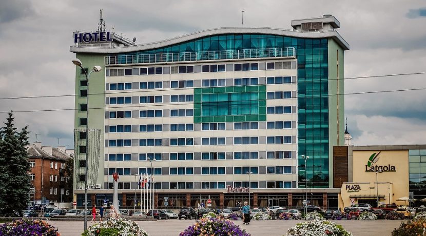 Vienības laukums /Platz der Einheit/