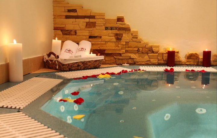 Erholungskomplex im Hotel „Good Stay DINABURG SPA“