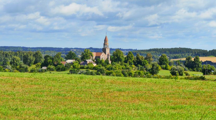 RÖMISCH-KATHOLISCHE KIRCHE ST. JOHANN DER TÄUFER IN VIŠĶI