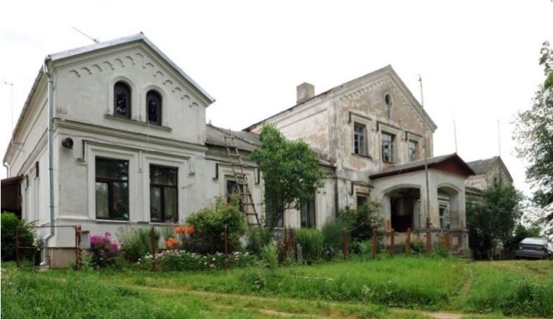 Brunenes (Brunu) Manor Buildings