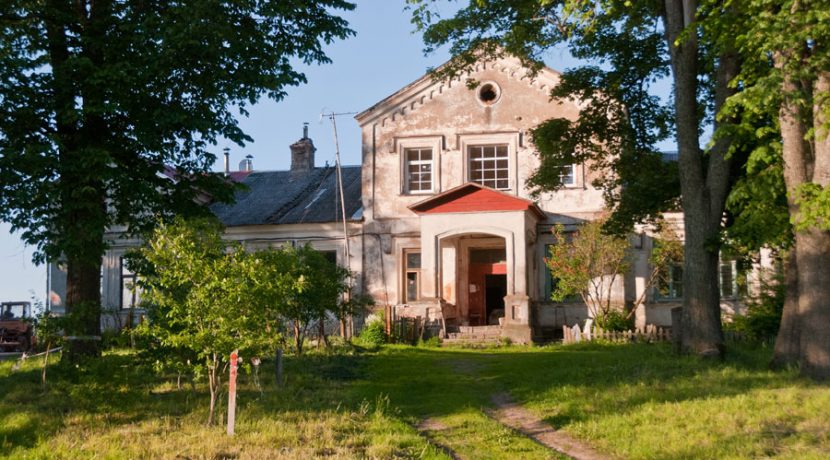 Brunenes (Brunu) Manor Buildings