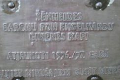 Grāfu Engelhartu dzimtas kapi
