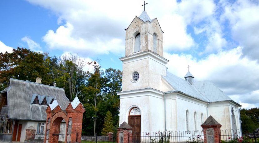 Holy Cross Roman Catholic Church in Jaunborne