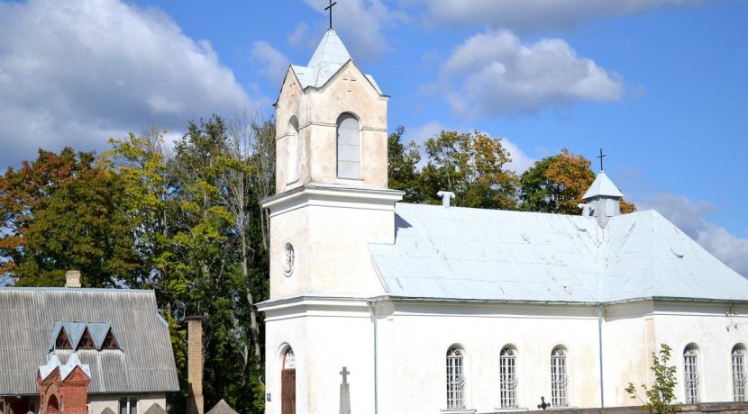 Holy Cross Roman Catholic Church in Jaunborne