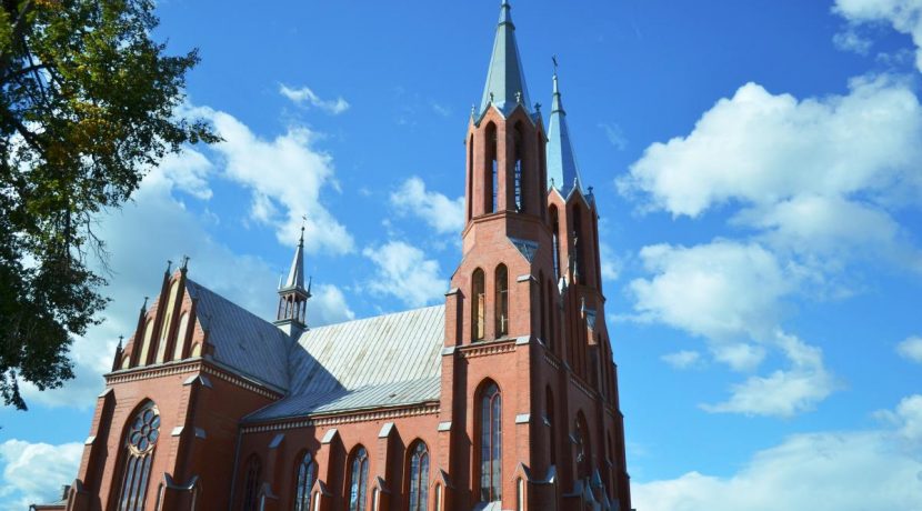 RÖMISCH-KATHOLISCHE KIRCHE DES HEILIGSTEN HERZENS JESU IN LĪKSNA