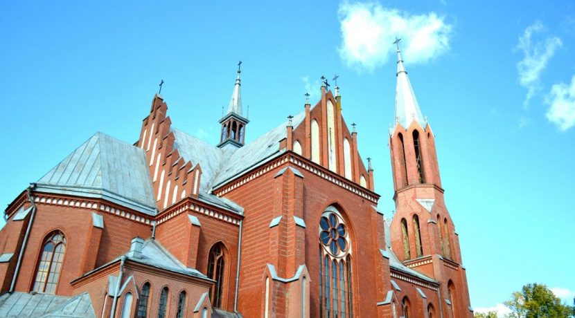 RÖMISCH-KATHOLISCHE KIRCHE DES HEILIGSTEN HERZENS JESU IN LĪKSNA