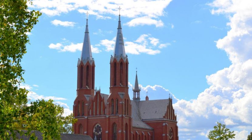 RÖMISCH-KATHOLISCHE KIRCHE DES HEILIGSTEN HERZENS JESU IN LĪKSNA