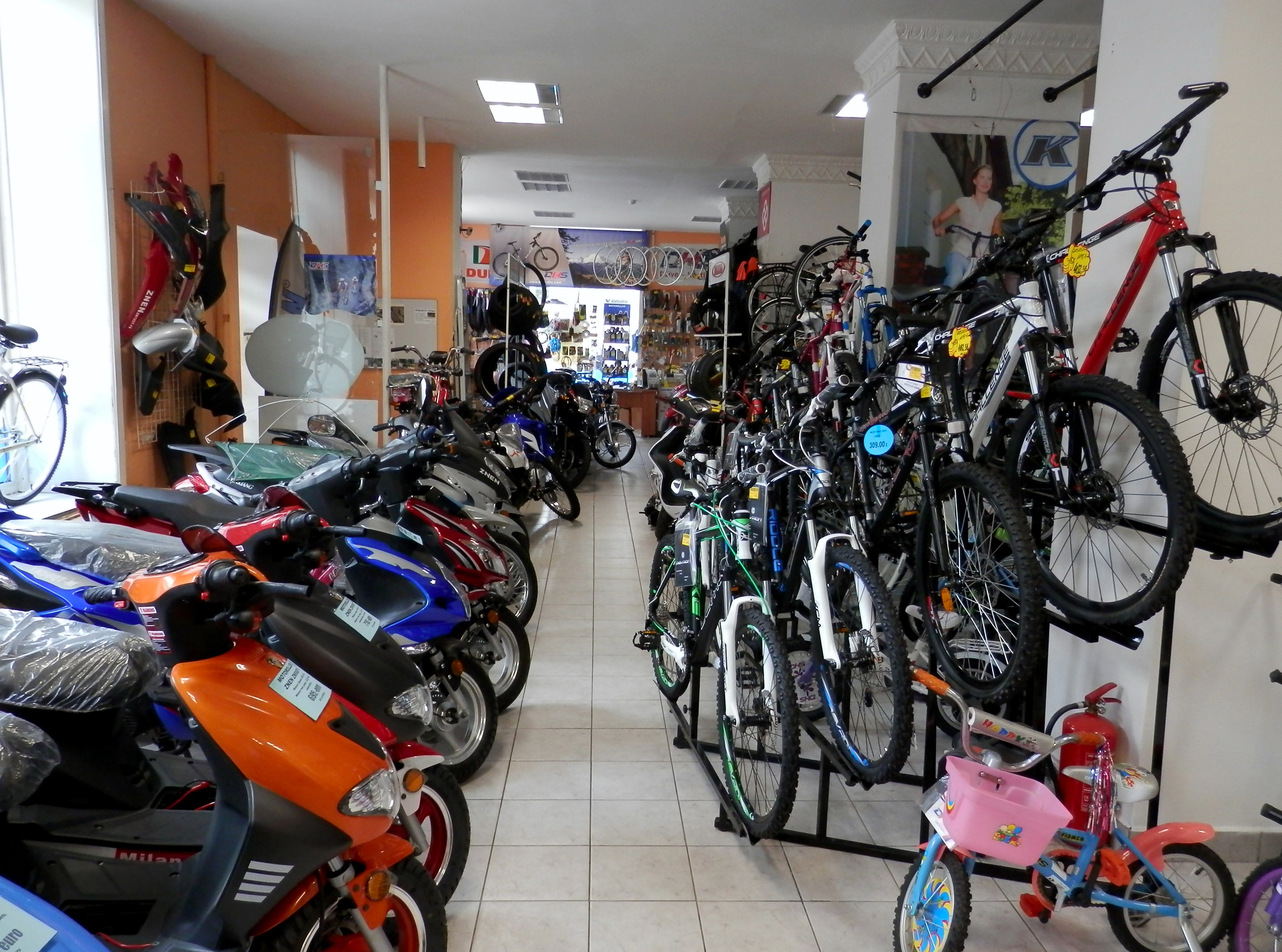 Dviračių ir motociklų parduotuvė „Planēta“