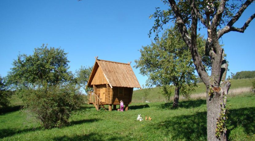 SVEČIŲ NAMAI „PUMPURI“