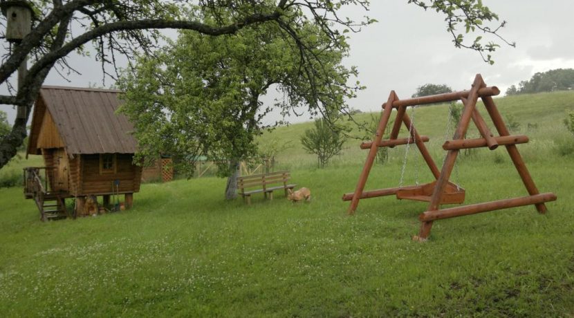 SVEČIŲ NAMAI „PUMPURI“