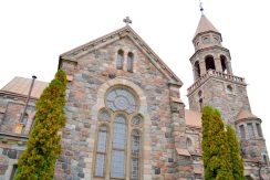 RÖMISCH-KATHOLISCHE KIRCHE ST. JOHANN DER TÄUFER IN VIŠĶI