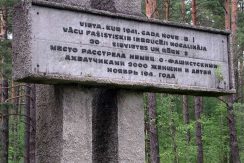 Памятник жертвам акции 8 – 9 ноября 1941 года