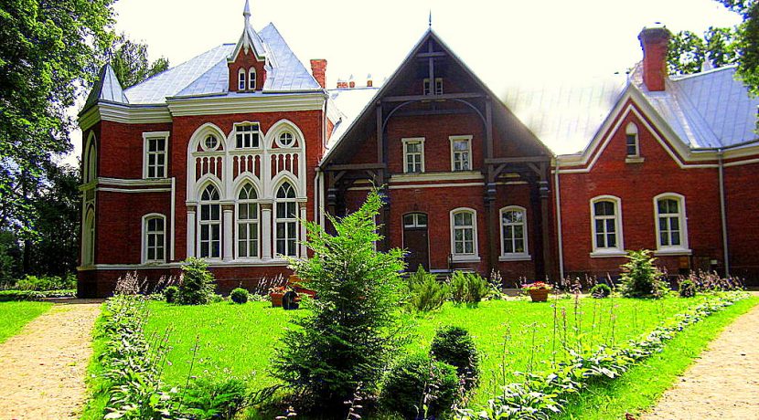 Vecsaliena (Chervonka) Manor Castle