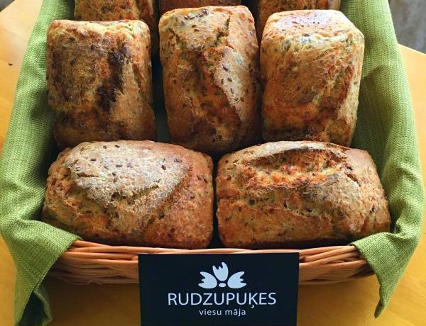 CAFÉ UND BÄCKEREI „RUDZUPUĶES“