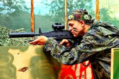 PAINTBALL UND LASERTAG PAINTBALL D