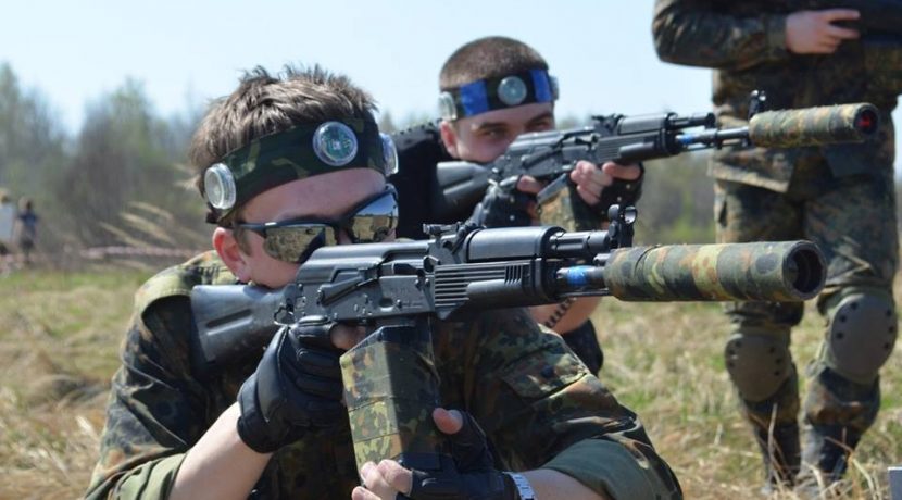 DAŽASVYDIS IR LAZERIŲ ŽAIDIMAS „PAINTBALL D“