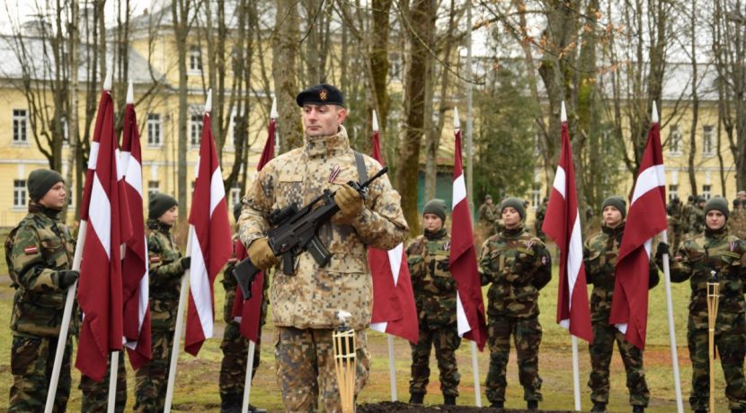 Открытие восстановленного памятника воинам Латвийской армии