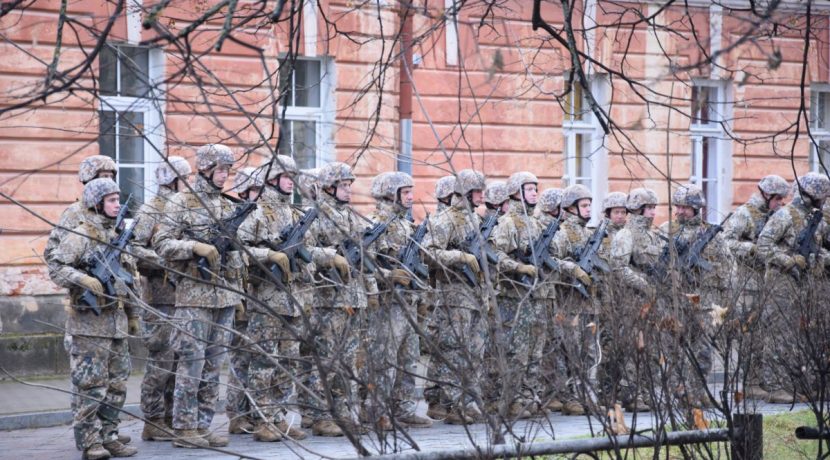 Открытие восстановленного памятника воинам Латвийской армии