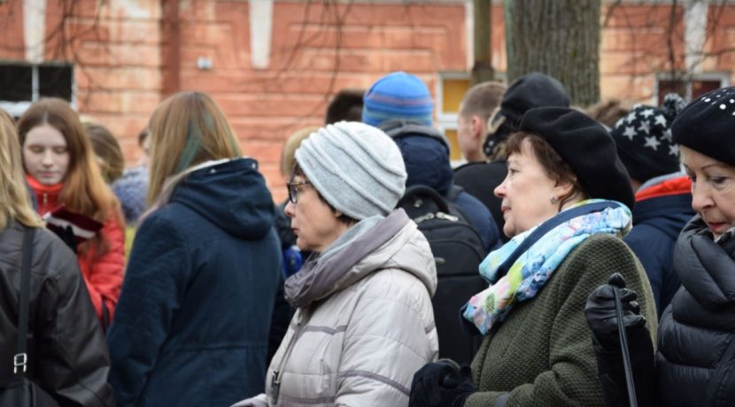 Atjaunotā Brīvības cīņās kritušajiem karavīriem veltītā pieminekļa atklāšana