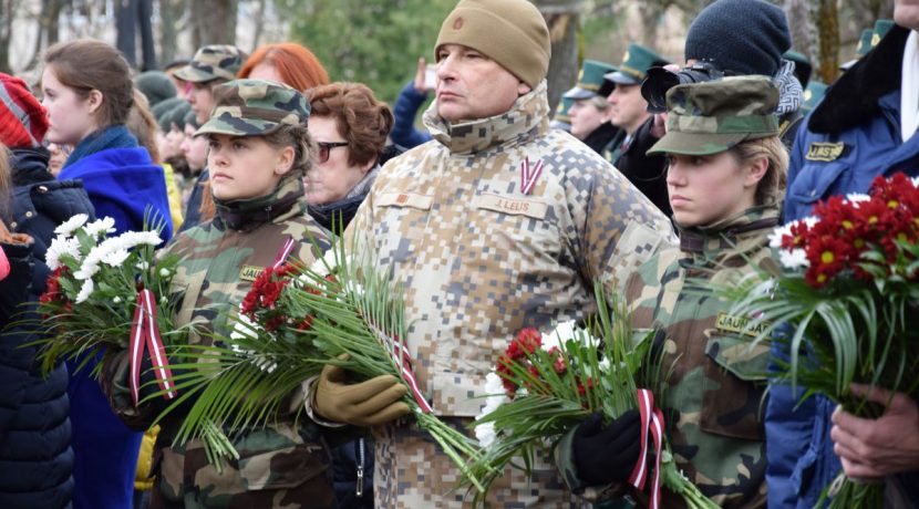 Открытие восстановленного памятника воинам Латвийской армии