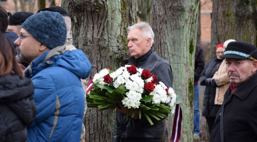 Открытие восстановленного памятника воинам Латвийской армии