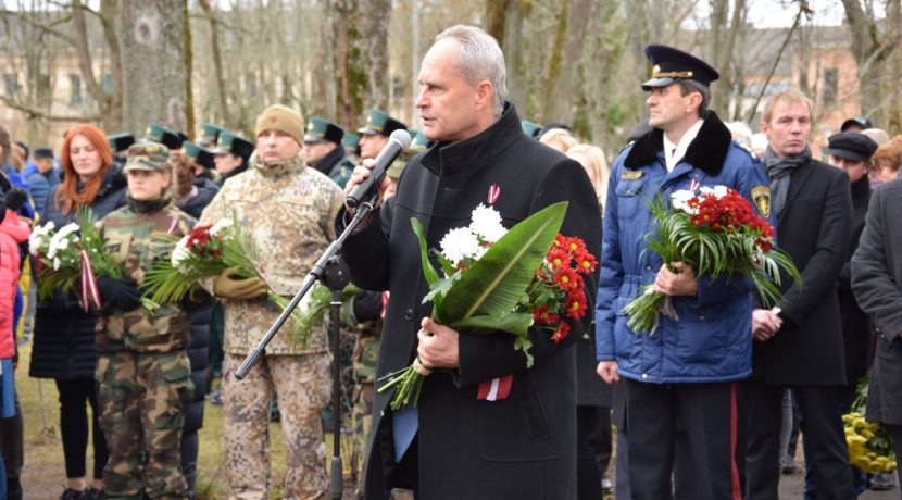 Открытие восстановленного памятника воинам Латвийской армии